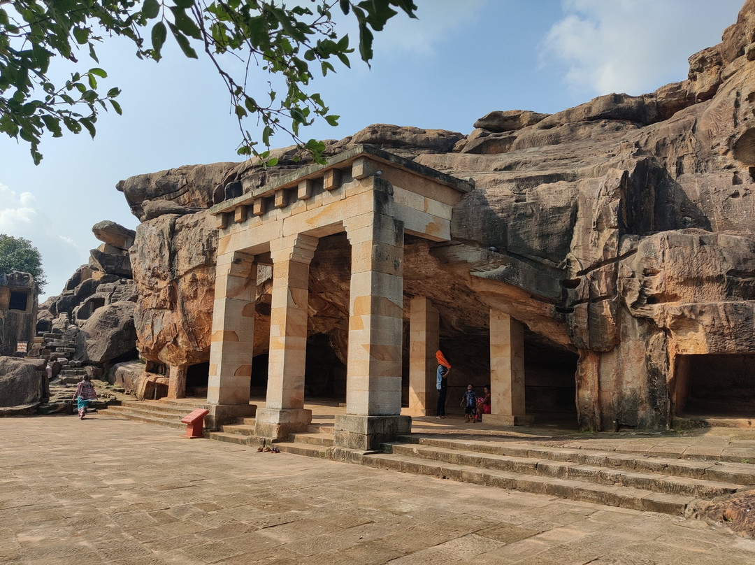 Khandagiri Caves景点图片