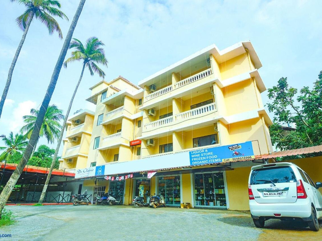 FabExpress De Classio With Pool, Candolim