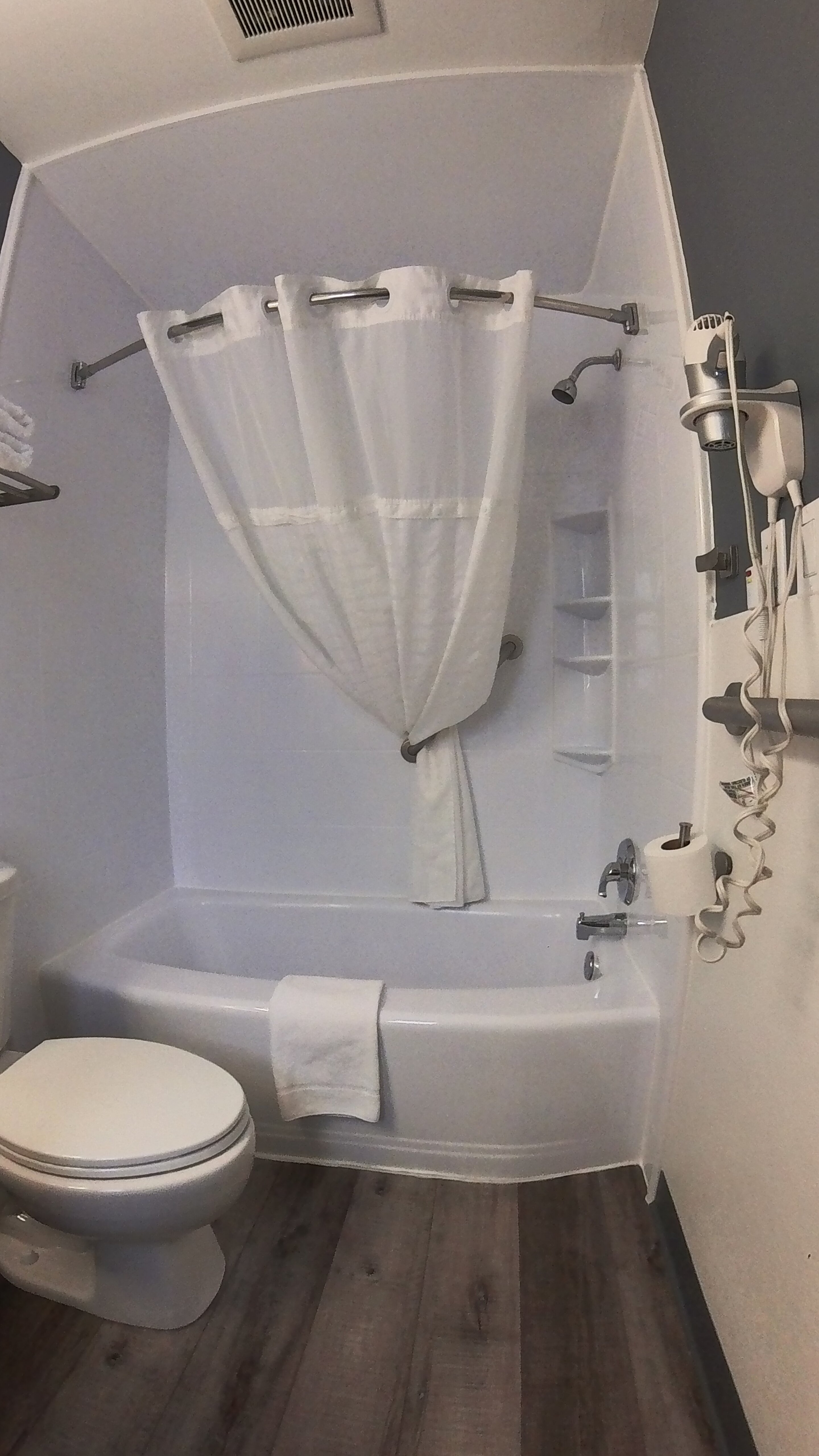 Moonlight Inn and Suites Sudbury-浴室