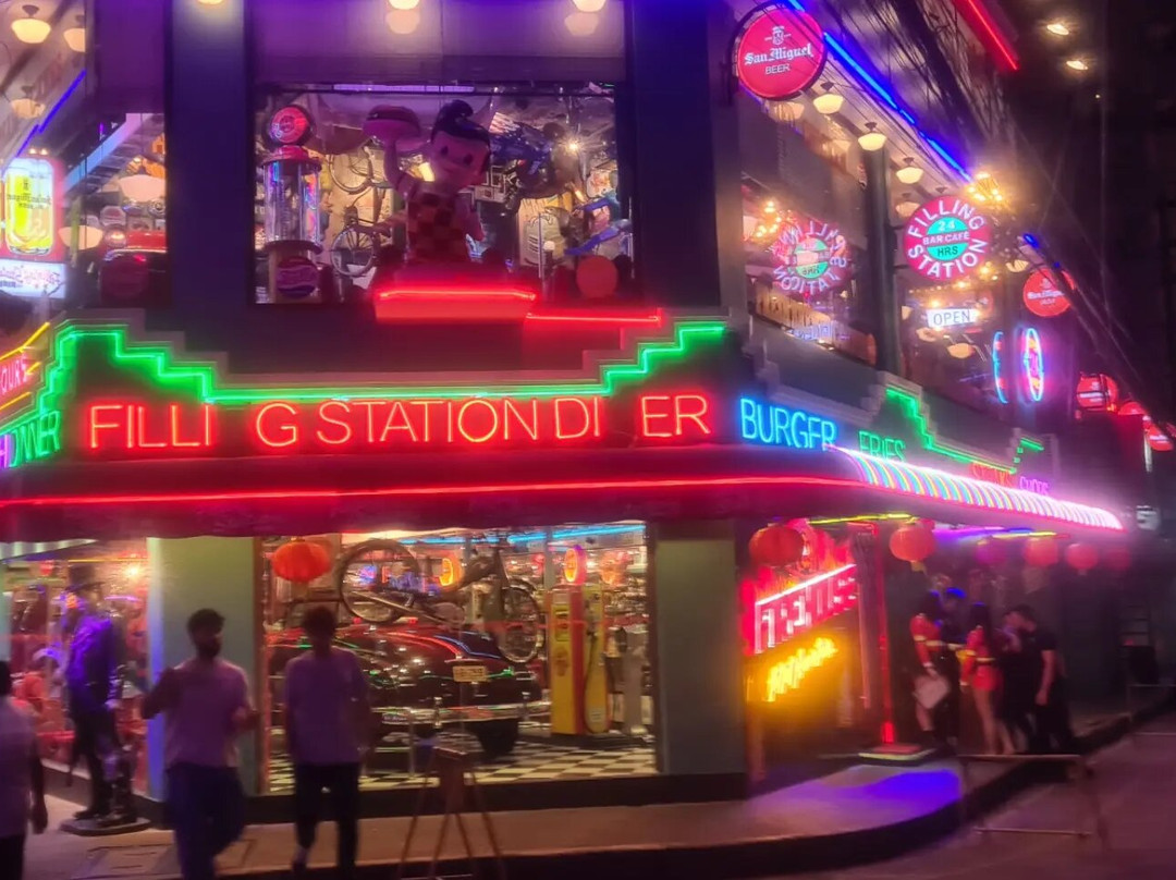 P Burgos Street-马卡蒂必去景点