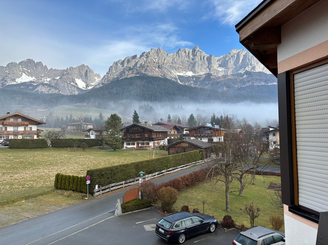 Adelsbergers Bergland主图