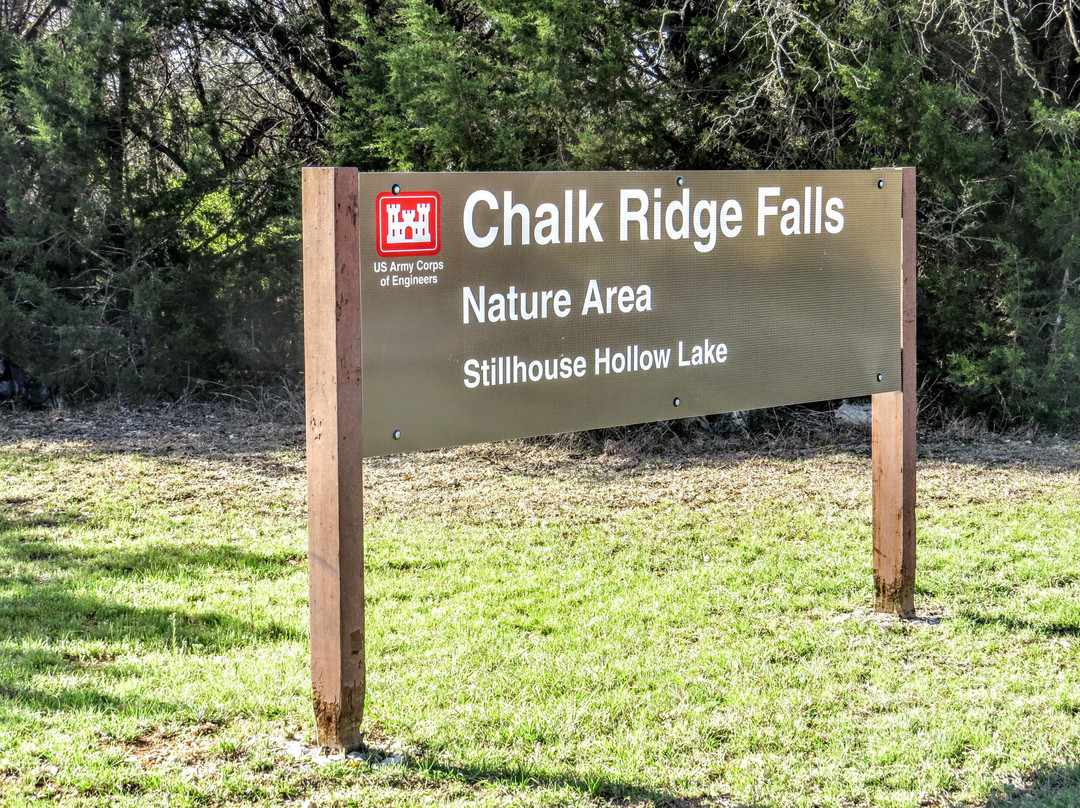 Chalk Ridge Falls Park-Salado必去景点