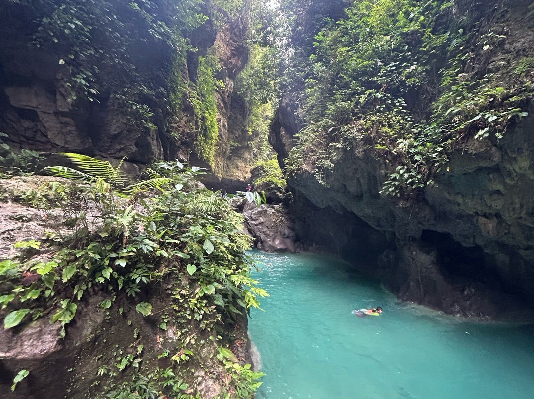 Kawasan Canyoneering景点图片