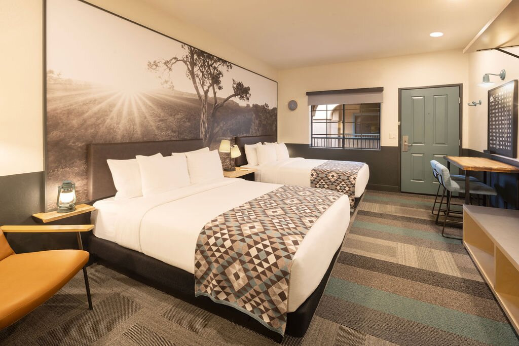 塞多纳利尔旅馆&套房酒店主图