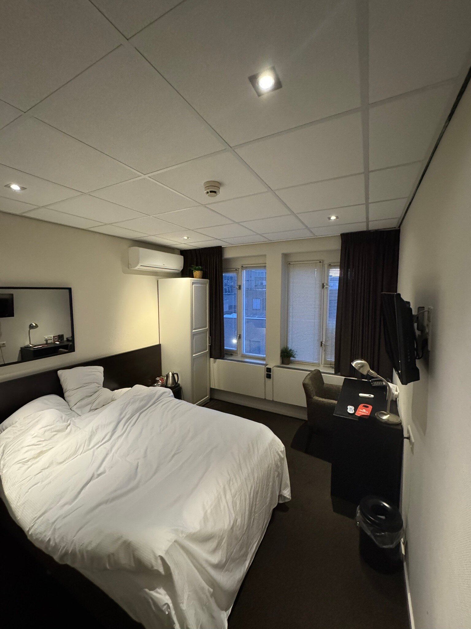 Queen Hotel Cafe Restaurant-官方