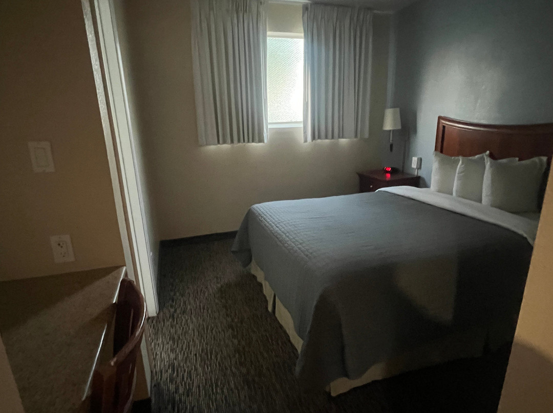 皇冠汽车旅馆主图