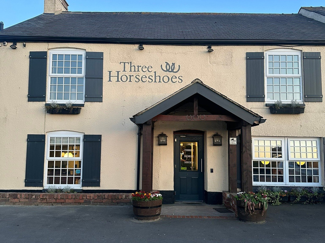 Three Horseshoes Inn主图