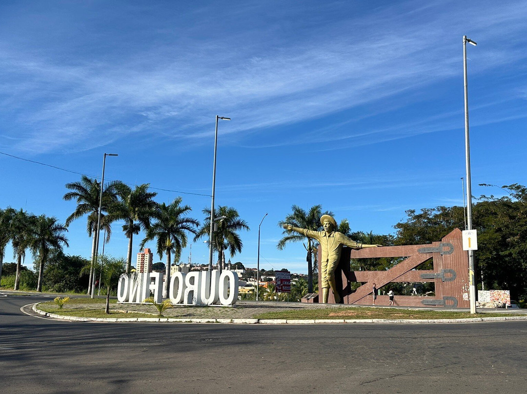 Monumento Menino Da Porteira-Ouro Fino必去景点