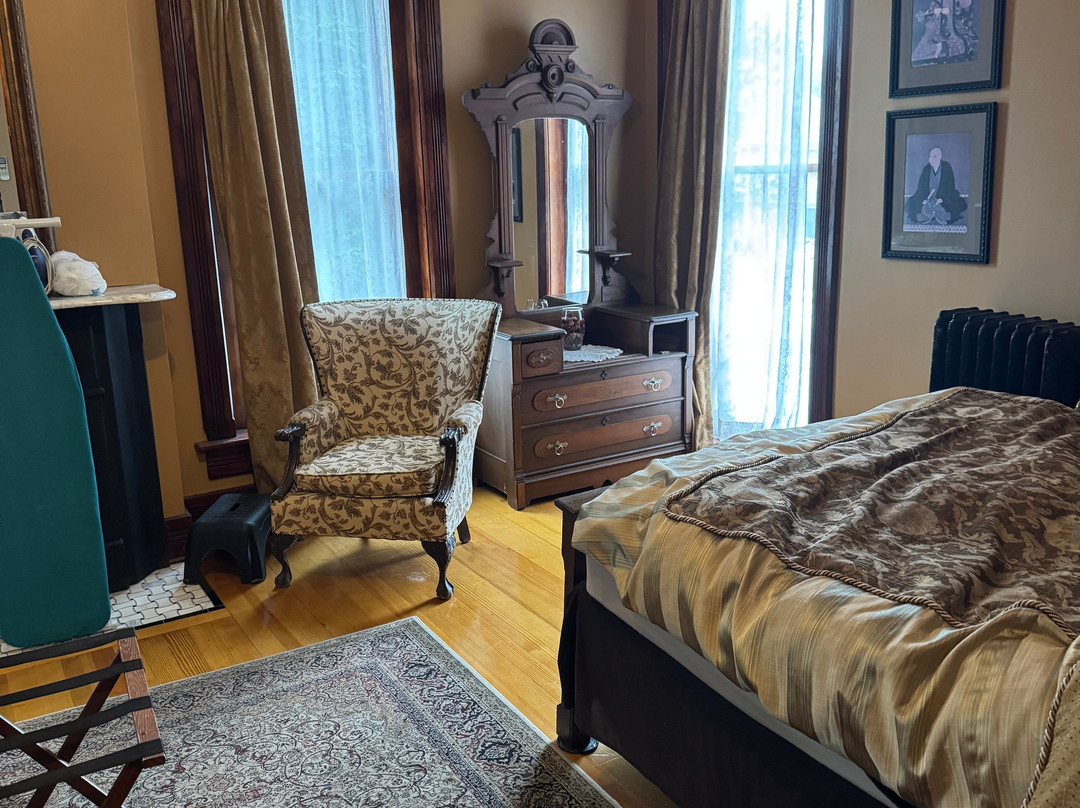 Whiskey Mansion Bed & Breakfast主图