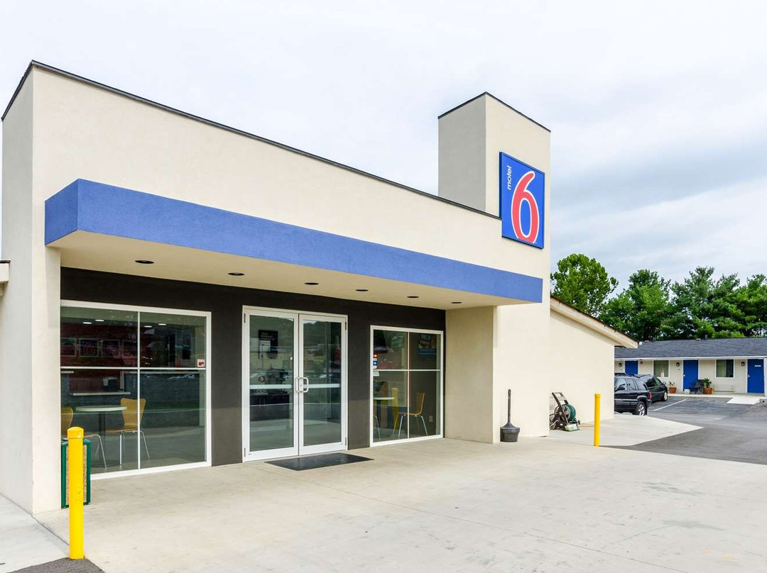 Daleville酒店住宿-Motel 6 Troutville, VA