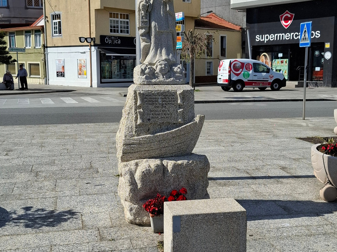 Estatua De La Virgen Del Carmen