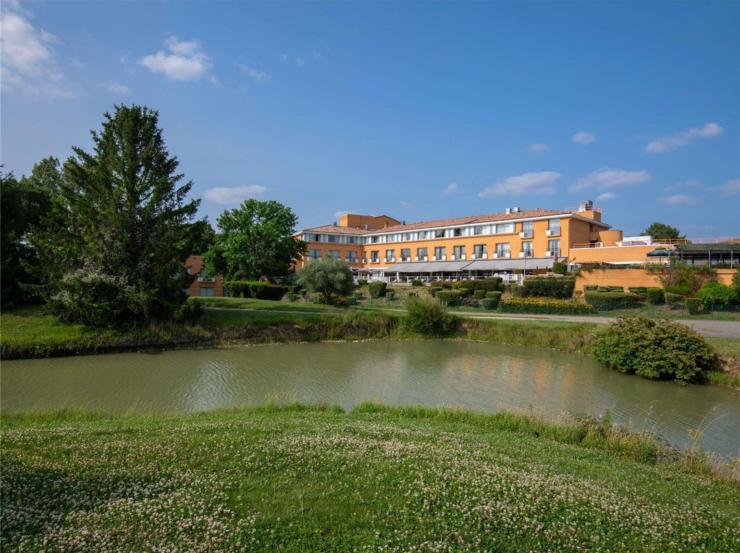 Mercure Toulouse Aéroport Golf de Seilh Hotel主图