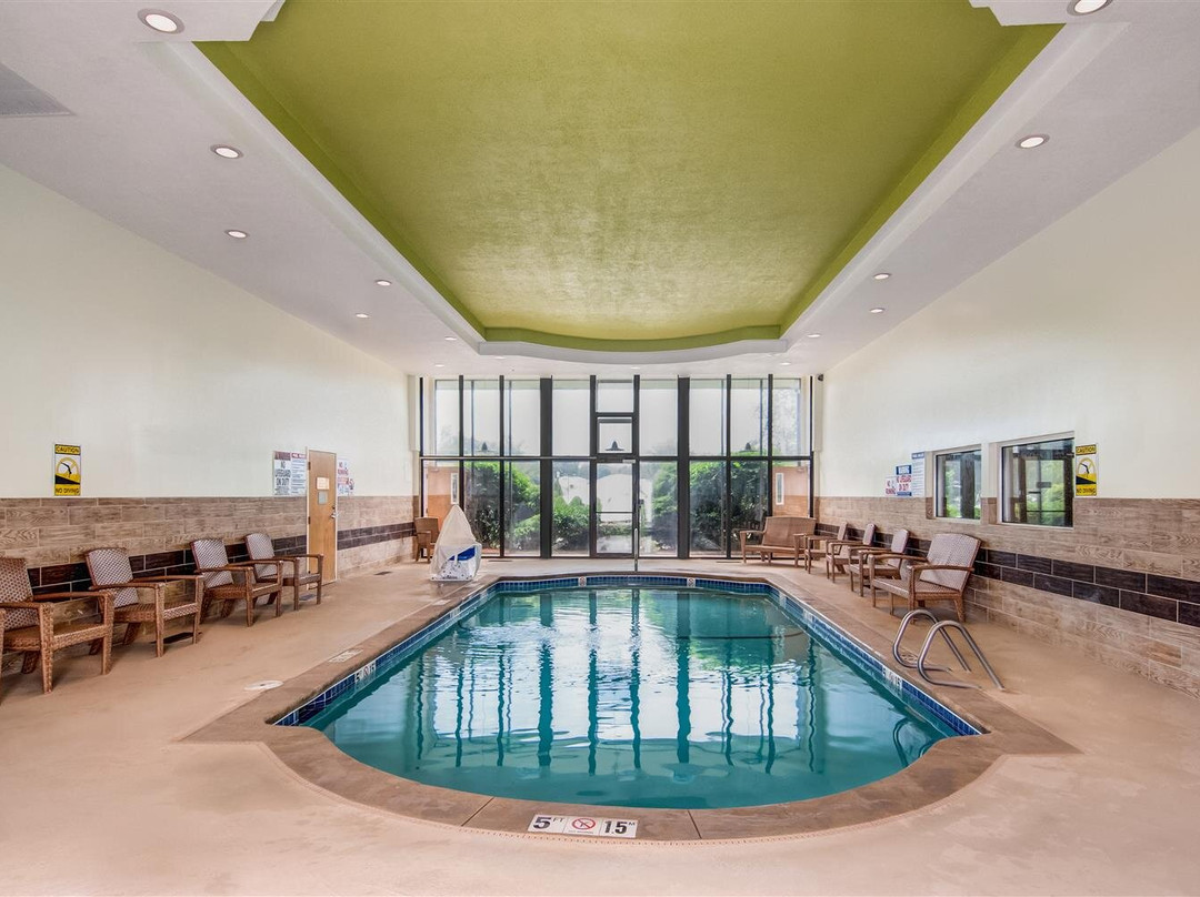 汉普顿酒店住宿-Best Western Plus The Inn At Hampton