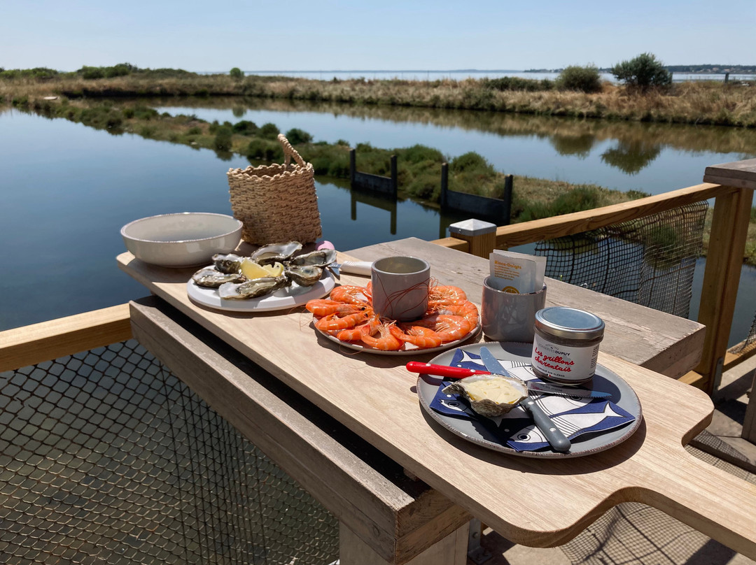 La Cabane Au Drapeau
