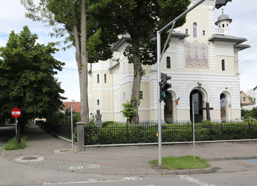 Biserica Sfinții Trei Ierarhi Din Bistrița-Bistrita Bargaului必去景点