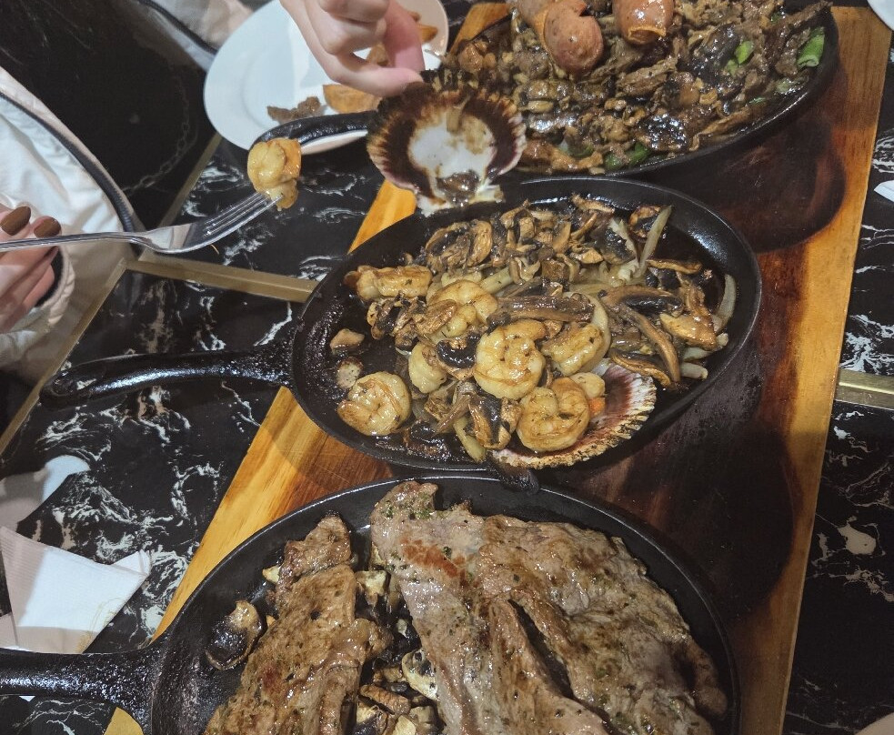 Zeratti Lounge & RestoBar