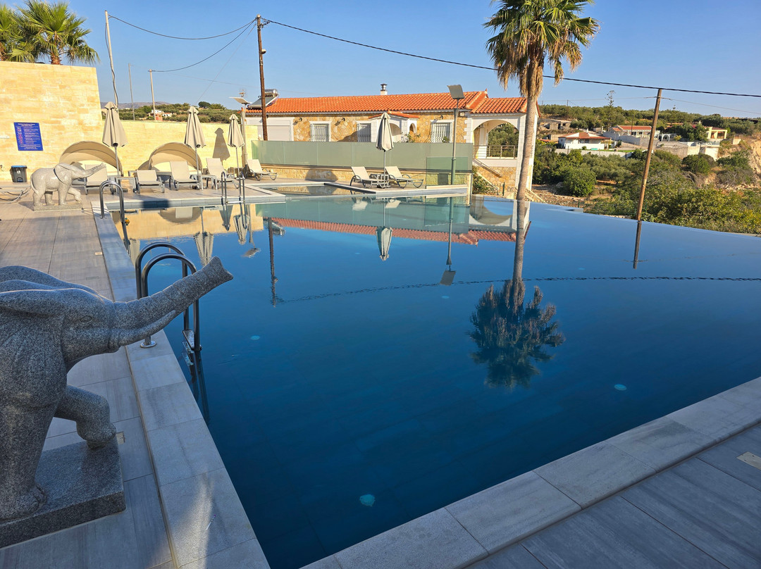 Blue Elephant Hotel主图