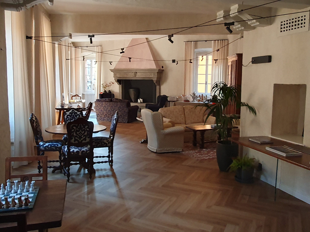 皮罗尼酒店主图