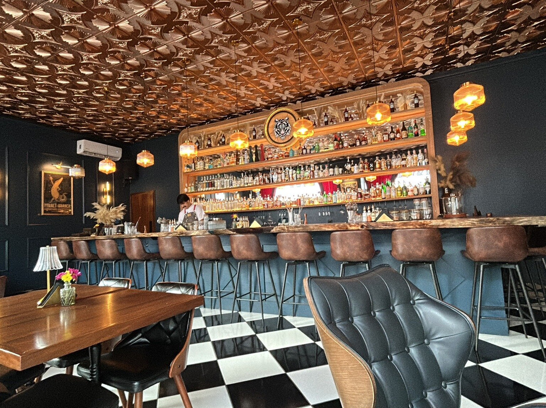 Blind Tiger-瓦拉塔港必去景点