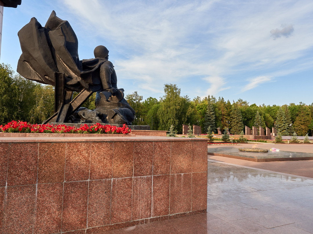 Monument to Minnigali Gubaydullin And Aleksandr Matrosov-乌法必去景点