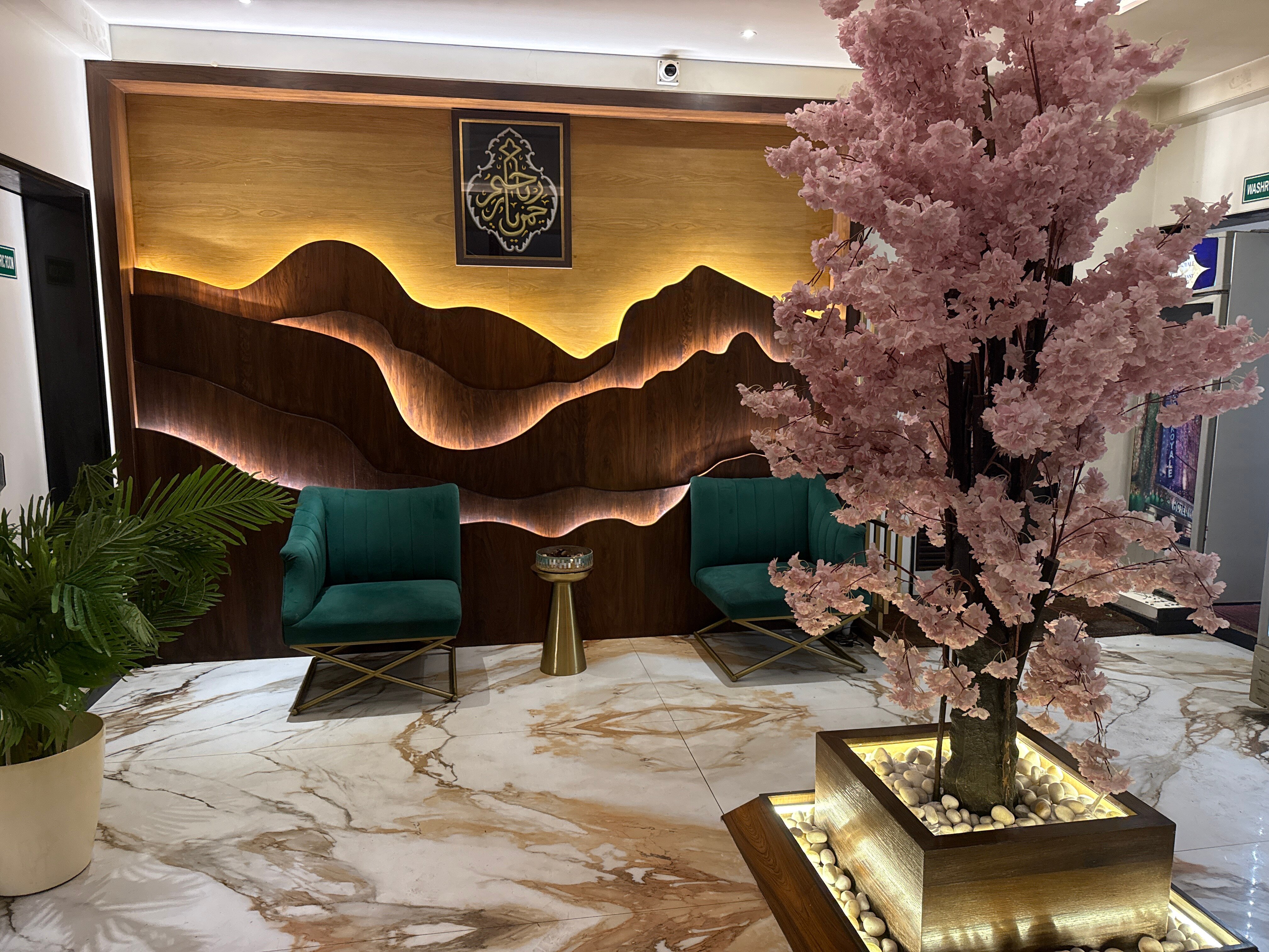 Hotel Madni Royale-官方