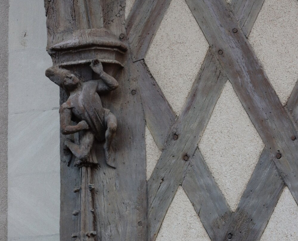 Maison de l'Acrobate-布洛瓦必去景点