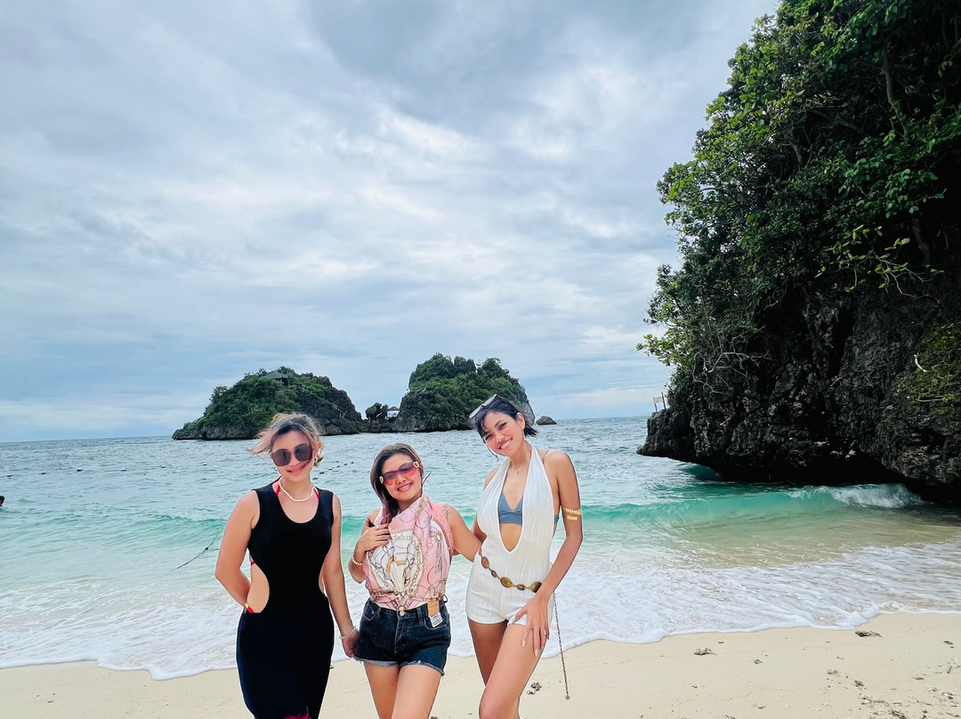 Tatlong Pulo Beach-Jordan必去景点