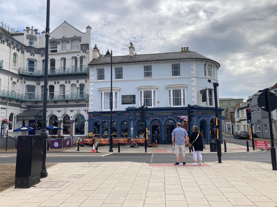 The Veteran Hotel & Bar