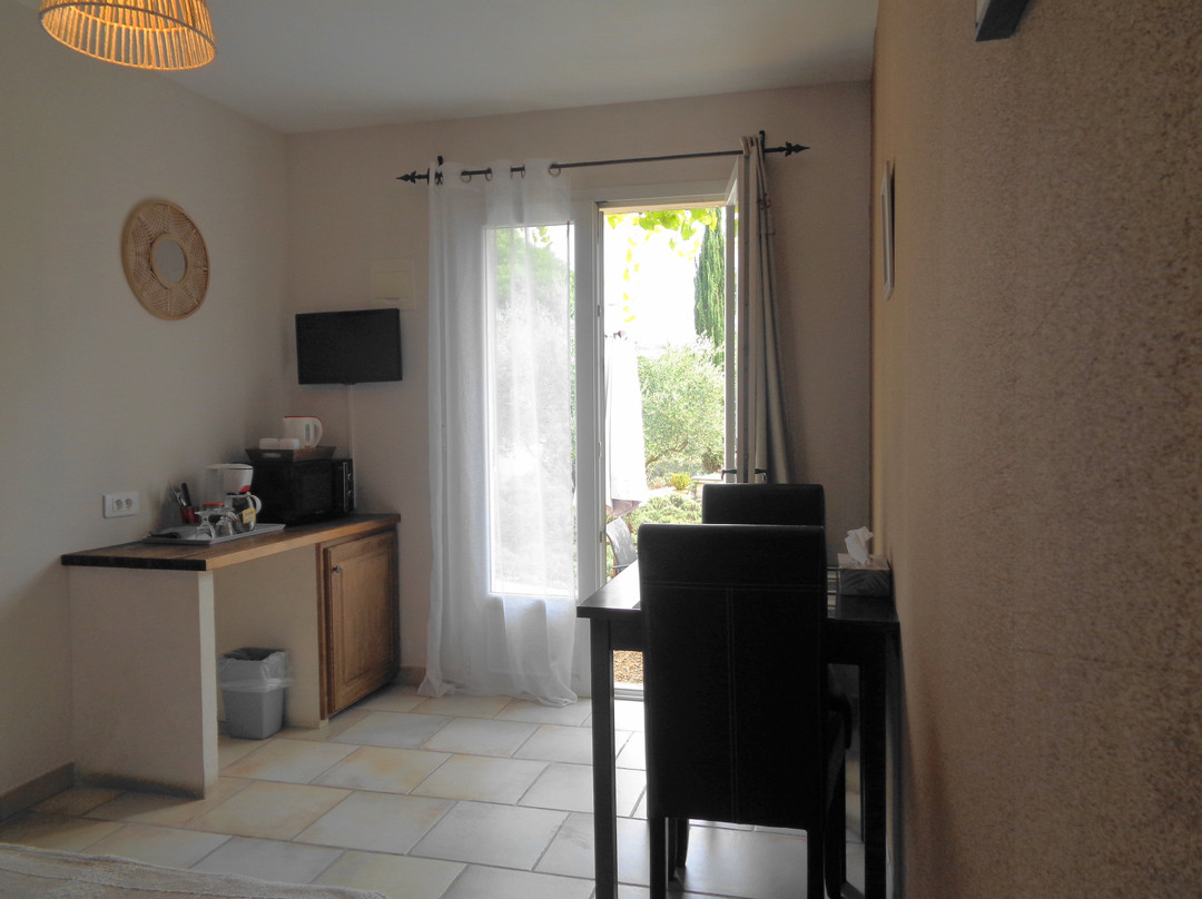 Le Clos Des Lavandes主图