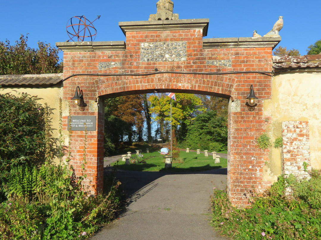 滚石庄园酒店主图