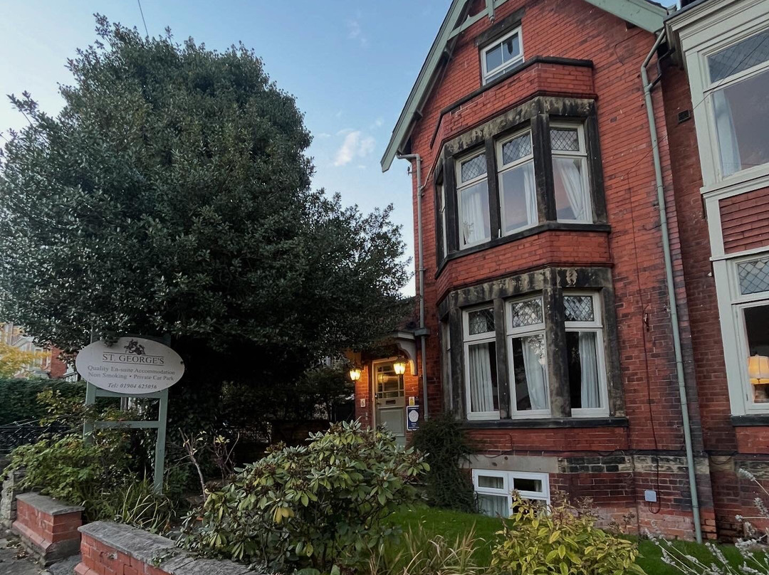 Acomb酒店住宿-St George's Hotel