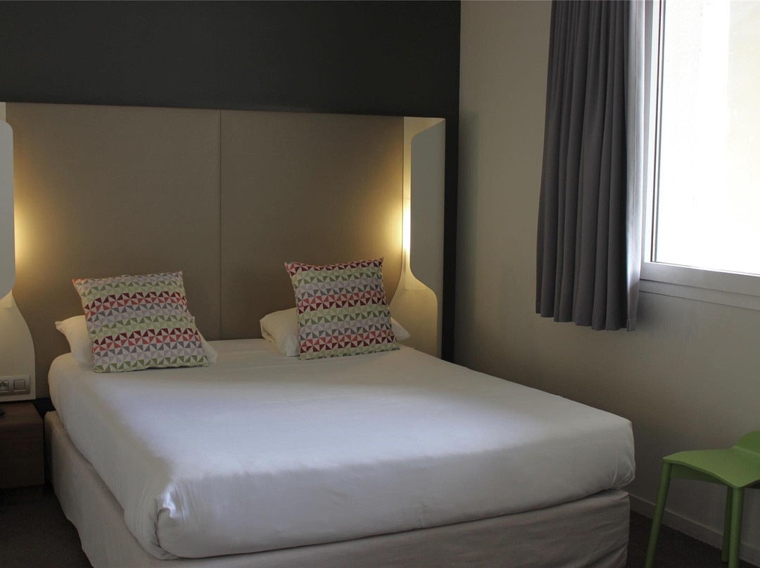 第戎克莱蒙梭钟楼会议酒店主图