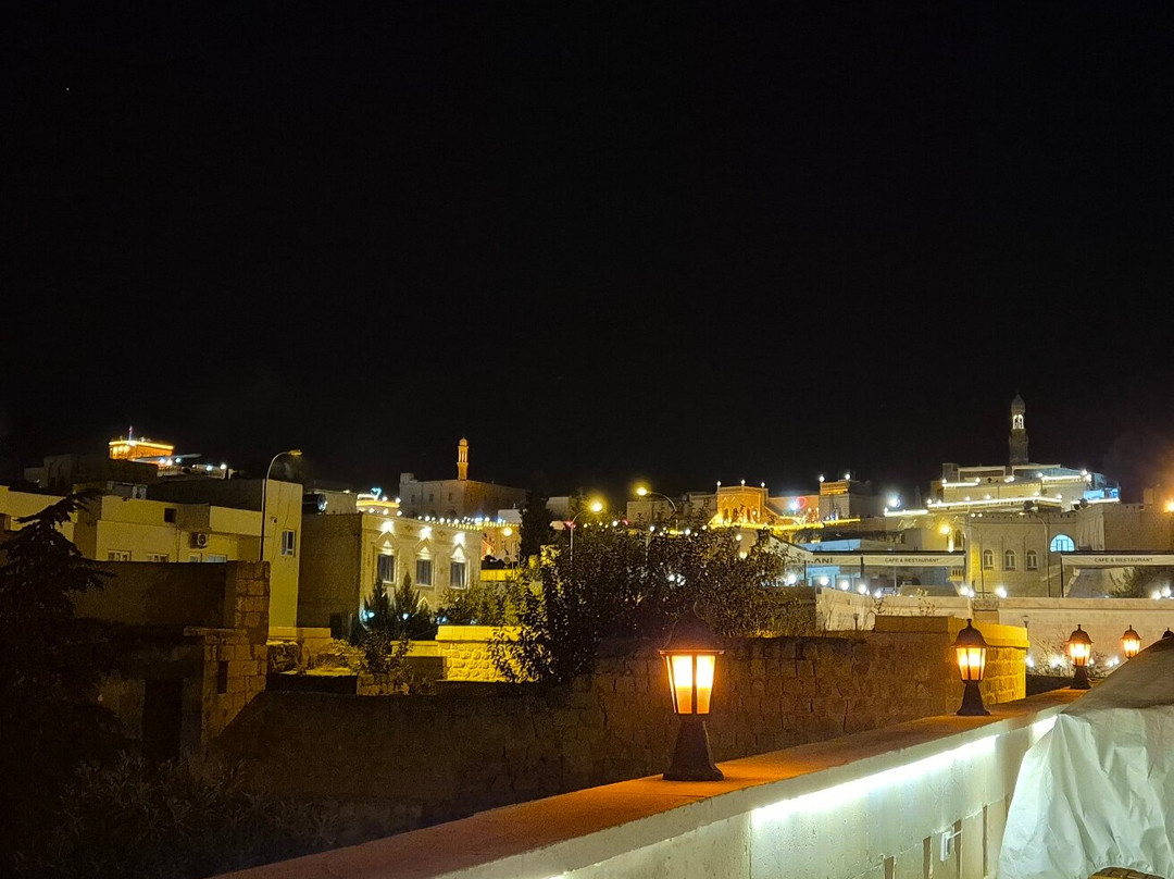 Şahmeran Hotel & Cafe