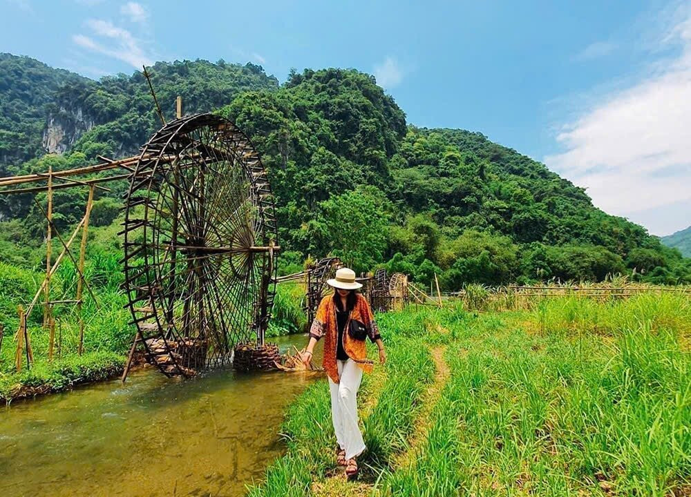 Puluong Giant Waterwheel-清化必去景点