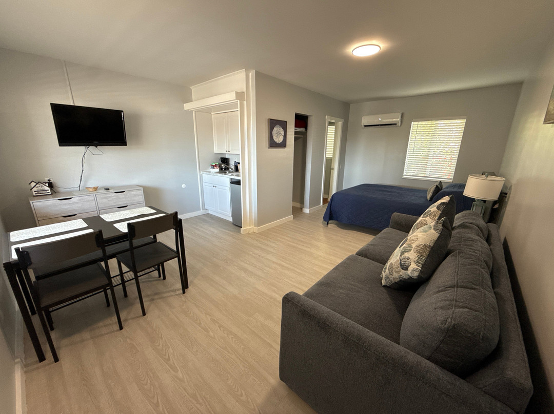 Barefoot Bay Resort and Marina主图