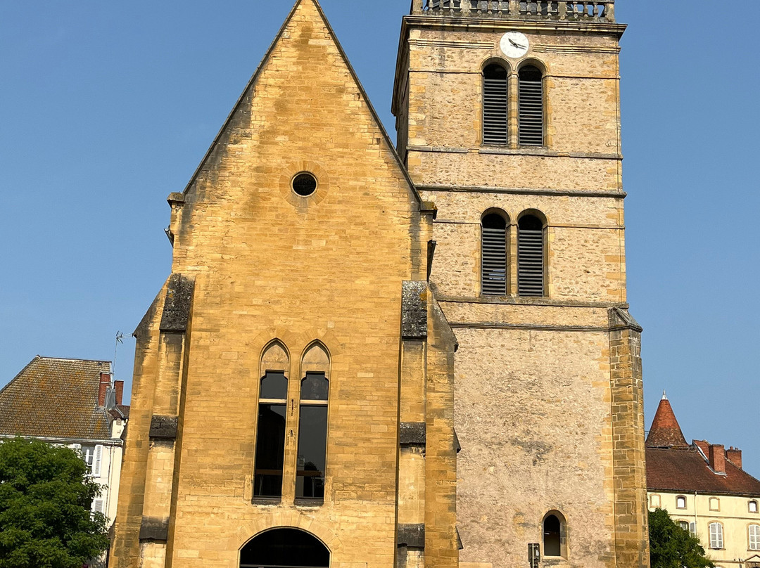 Tour Saint-Nicolas-Paray Le Monial必去景点