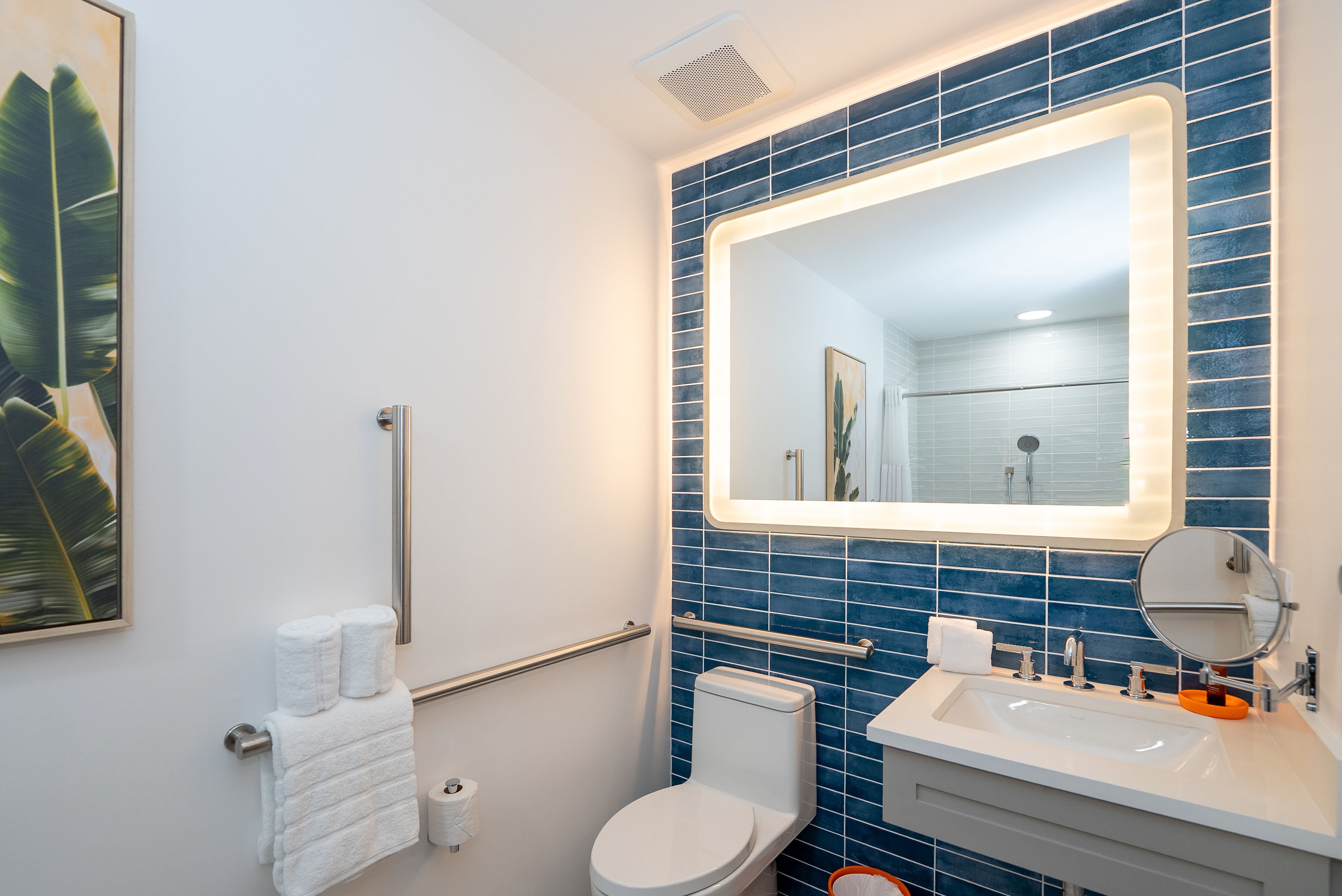 The Sunshine Hotel and Suites-浴室