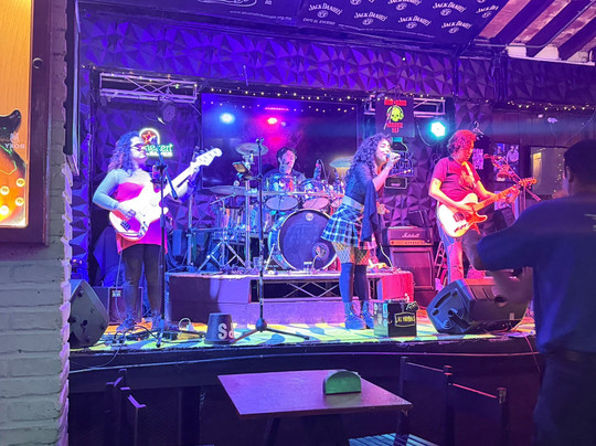 Club Roxy-瓦拉塔港必去景点