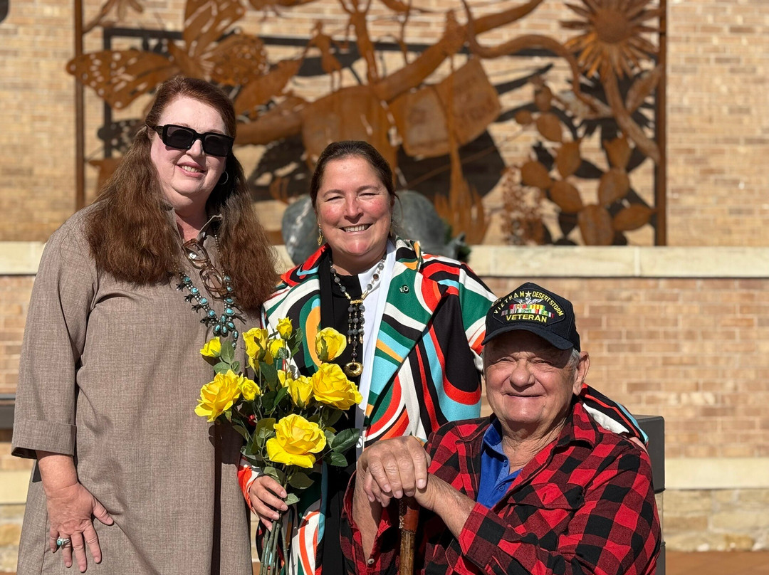 World's Largest Wheelbarrow-Graham必去景点