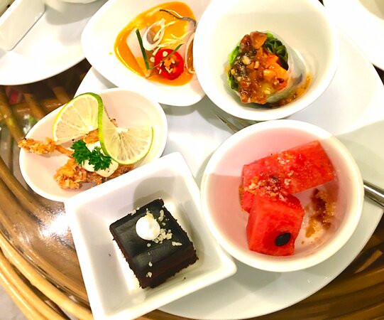 芭堤雅维斯塔酒店主图