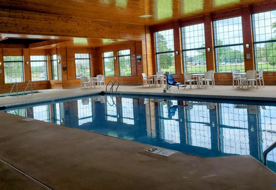 River Hill Inn & Suites