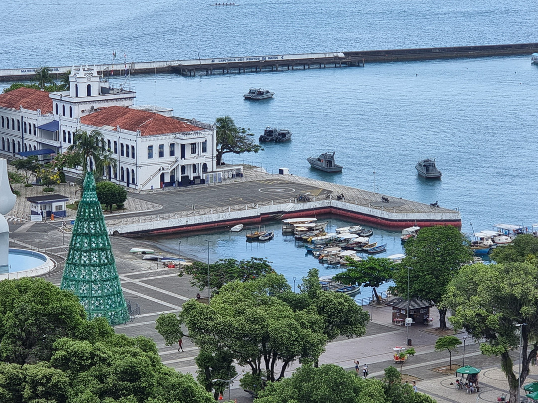 Monumento da Cruz Caída-萨尔瓦多必去景点