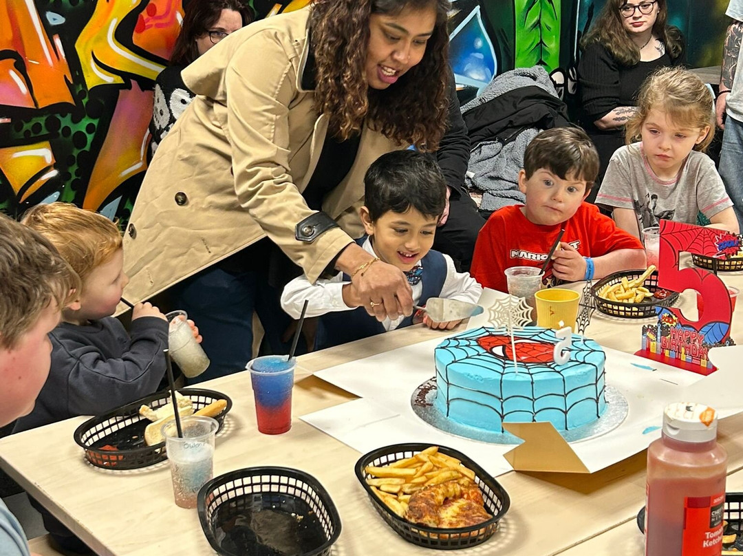 Flip Out Basingstoke-贝辛斯托克必去景点