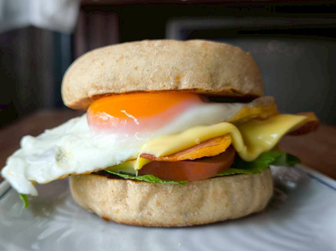 ลิ้มรสให้รู้ราก