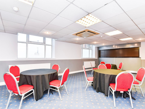 阿斯顿考特德比市中心贝尔维拉