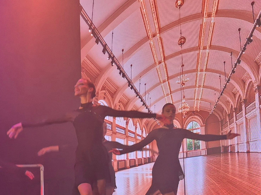 Cabaret L'Etoile Bleue-马赛必去景点