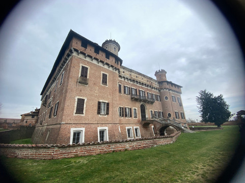 Castello Di Chignolo Po-Chignolo Po必去景点