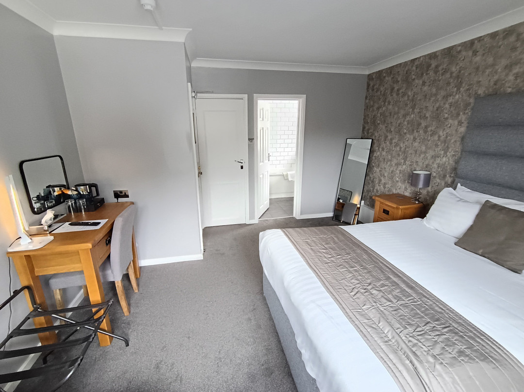 The Oaklands Hotel主图