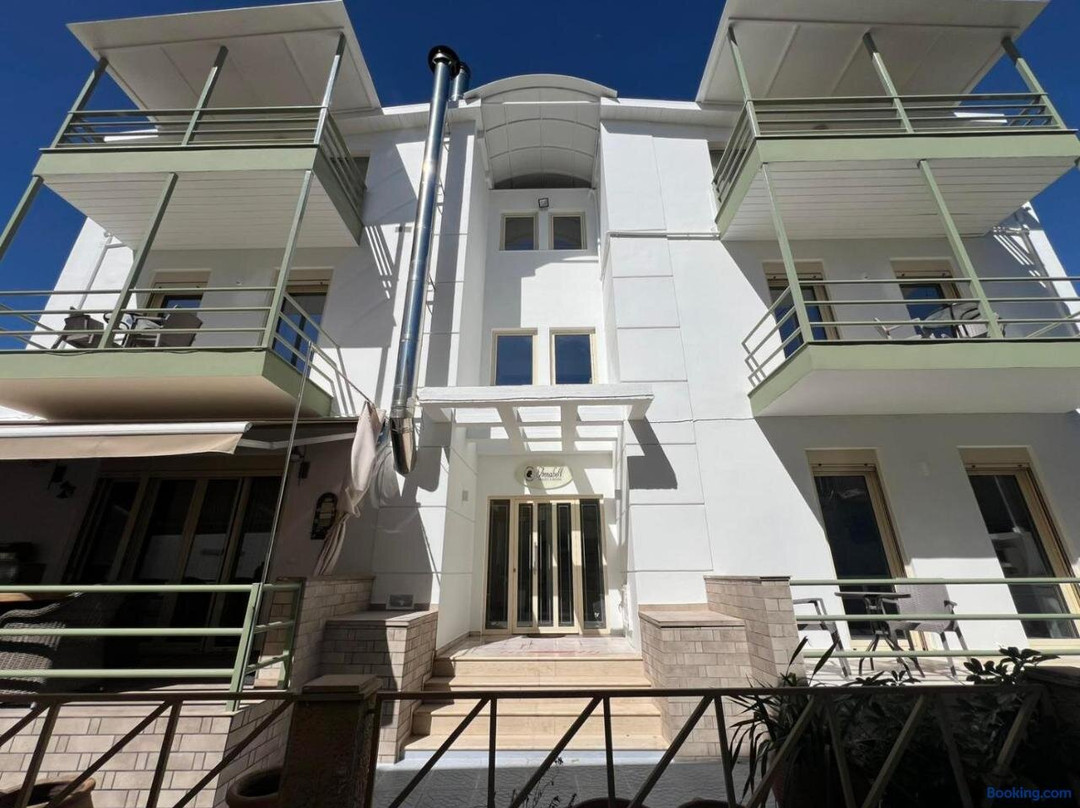 Annabell Houses & Rooms