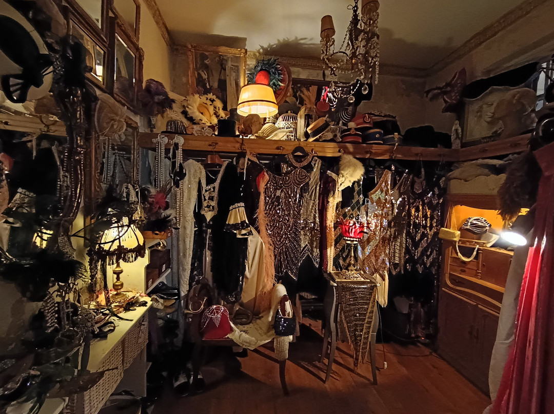 Muzeul Micul Paris (The Little Paris Museum)